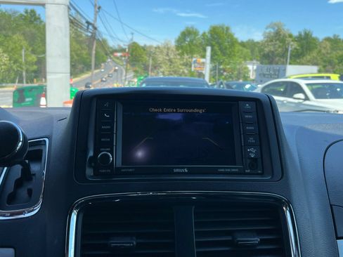 Used 2018 Dodge Grand Caravan GT FWD image 22