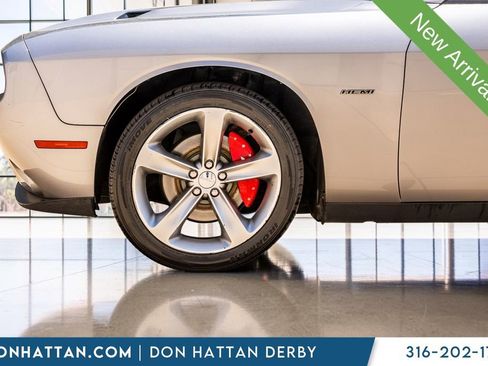 Used 2016 Dodge Challenger R/T RWD image 27