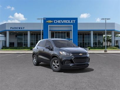 New 2022 Chevrolet Trax LS w/ Tint and Cruise Package