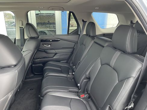 New 2025 Honda Pilot Touring image 7