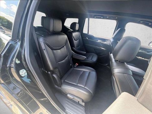 Used 2025 Cadillac XT6 Premium Luxury FWD image 29