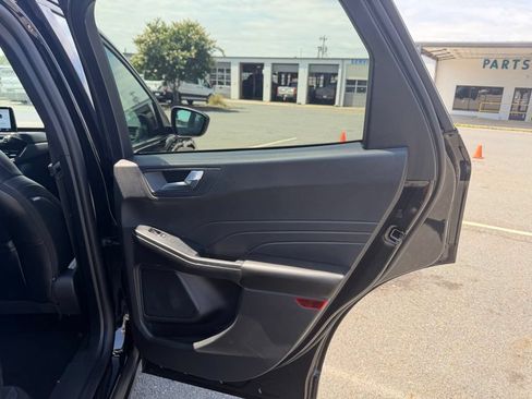 Used 2025 Ford Escape ST-Line FWD image 32