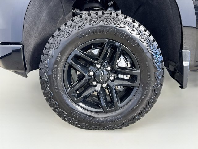Used 2024 Chevrolet Silverado 1500 LT Trail Boss AWD/4WD image 31