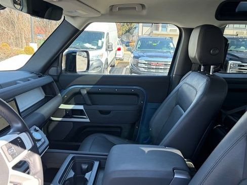 Used 2023 Land Rover Defender 90 S image 33