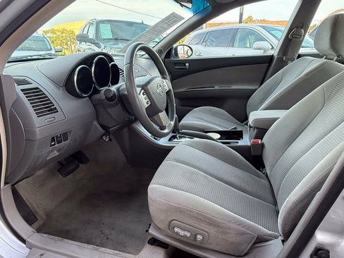 Used 2006 Nissan Altima 3.5 SE FWD image 19