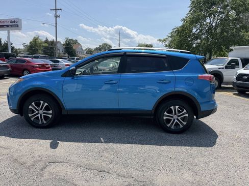 Used 2018 Toyota RAV4 LE AWD/4WD image 22