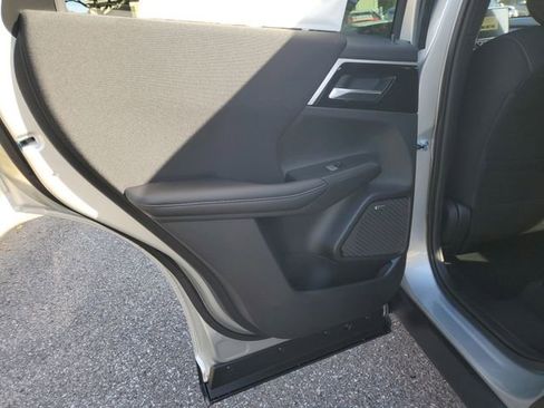 New 2026 Mitsubishi Outlander ES image 10