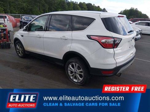 Used 2017 Ford Escape SE FWD image 6
