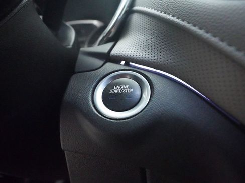 Used 2020 Chevrolet Equinox Premier w/ LPO, Floor Liner Package FWD image 30
