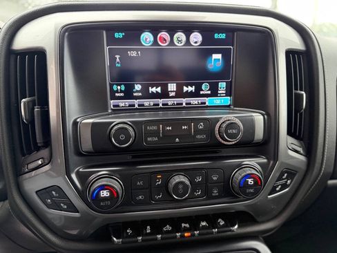 Used 2016 Chevrolet Silverado 1500 LTZ Z71 w/ LTZ Plus Package AWD/4WD image 18