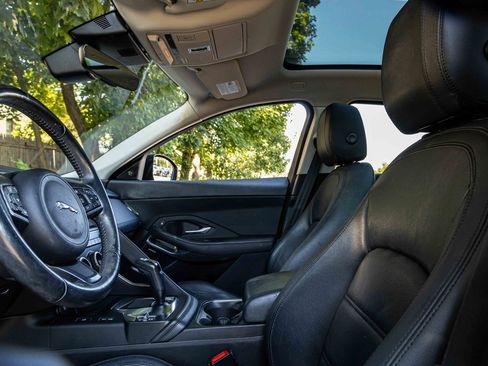 Used 2018 Jaguar E-PACE S image 9