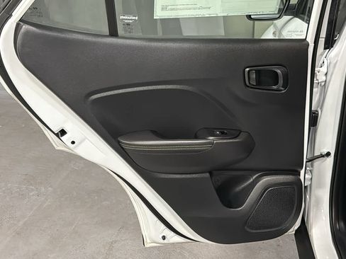 Used 2022 Hyundai Venue Limited w/ Cargo Package FWD image 20
