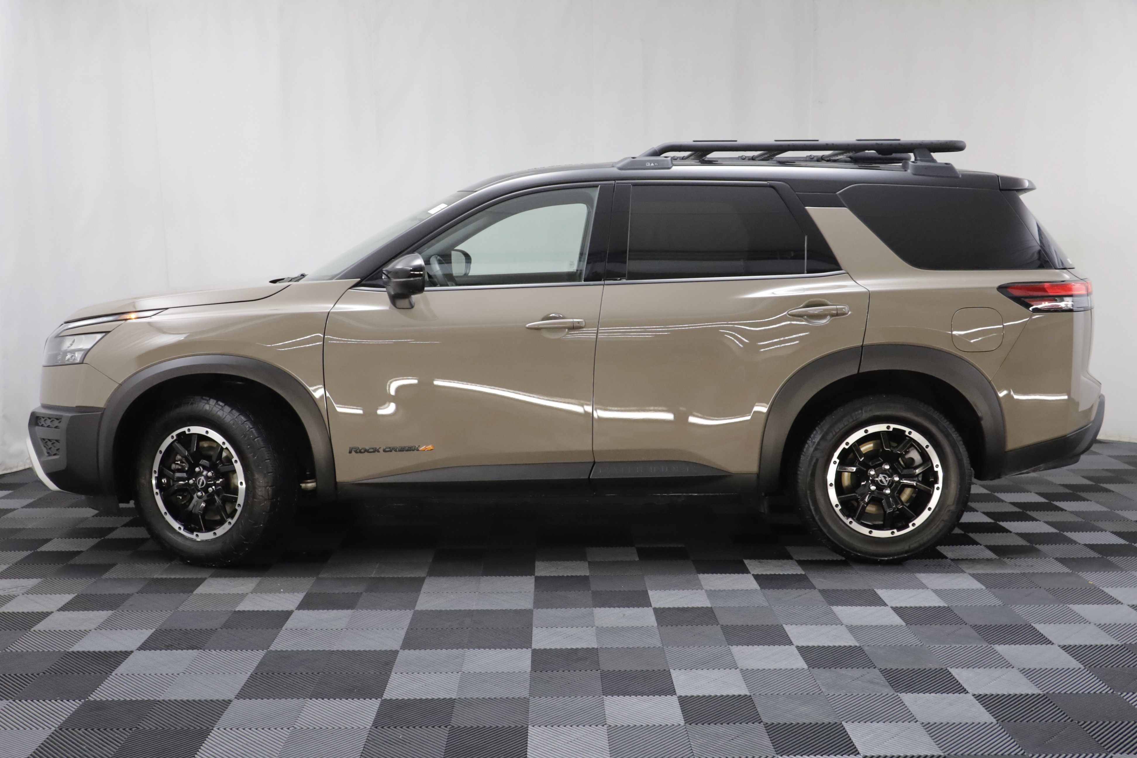 Used 2023 Nissan Pathfinder Rock Creek AWD/4WD image 4