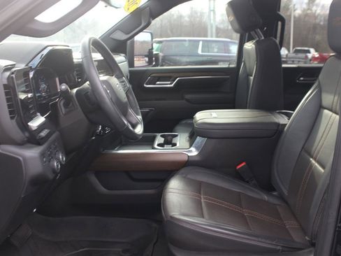 Used 2024 Chevrolet Silverado 2500 High Country w/ Midnight Edition image 17