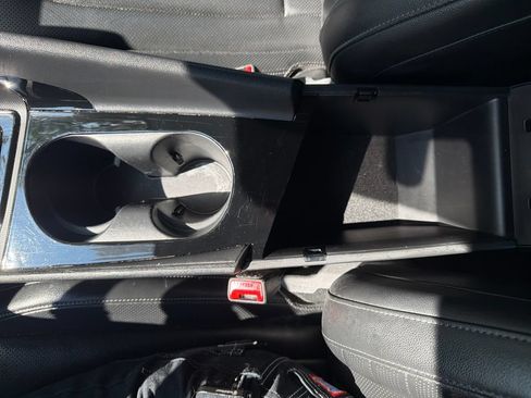 Used 2025 Hyundai Elantra Limited FWD image 24