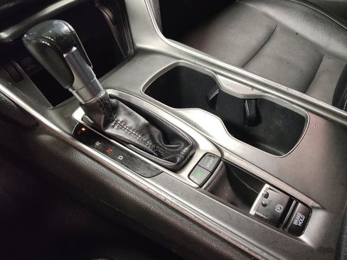 Used 2018 Honda Accord Sport image 26