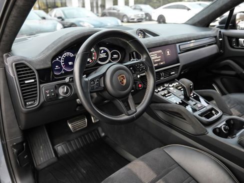 Used 2023 Porsche Cayenne Turbo GT image 13