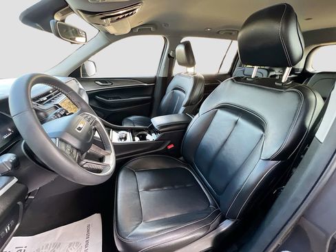 Used 2023 Jeep Grand Cherokee L Limited image 21