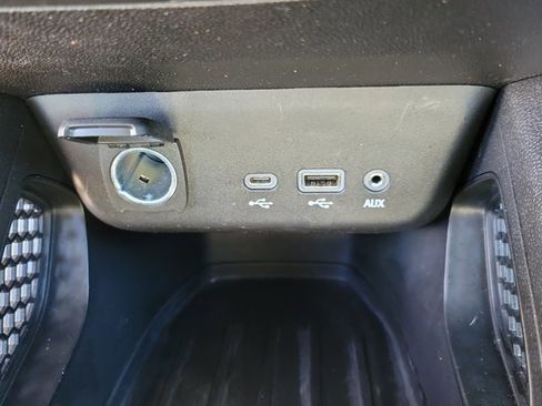 Used 2023 Chevrolet TrailBlazer LT image 35