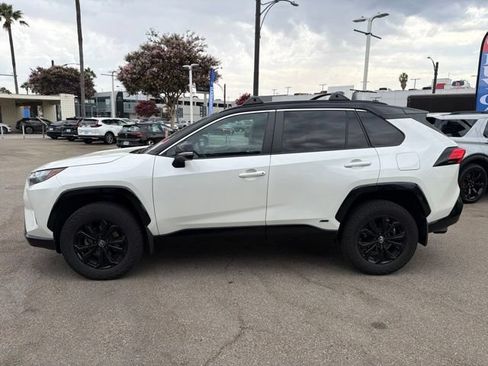 Used 2022 Toyota RAV4 XSE AWD/4WD image 4