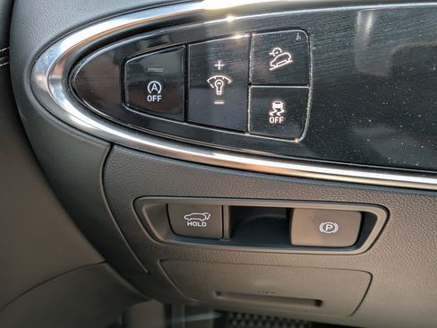 Used 2025 Genesis GV70 2.5T AWD/4WD image 23