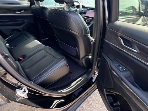 Certified 2024 Jeep Grand Cherokee Limited image 22