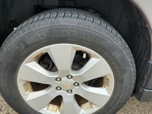 Used 2011 Subaru Outback 2.5i Limited image 27