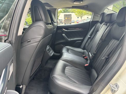 Used 2021 Maserati Ghibli Trofeo image 19