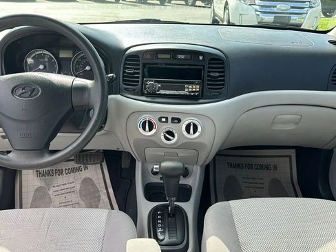 Used 2009 Hyundai Accent GLS image 12