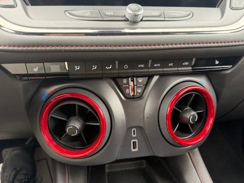 Certified 2025 Chevrolet Blazer RS image 25