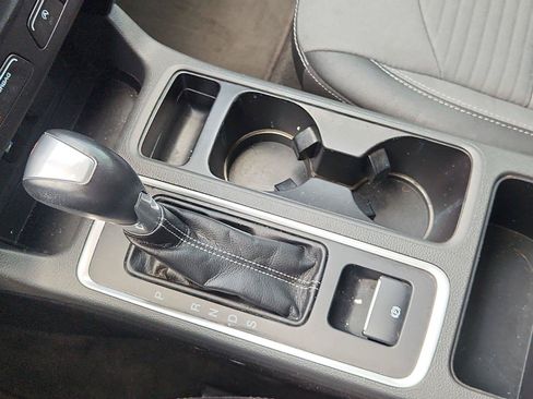 Used 2017 Ford Escape Titanium FWD image 16