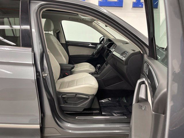 Used 2018 Volkswagen Tiguan SEL Premium AWD/4WD image 11