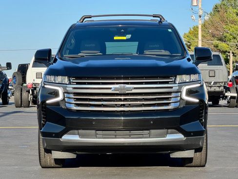 Used 2022 Chevrolet Suburban High Country image 2