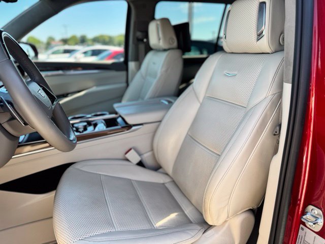 Used 2025 Cadillac Escalade ESV Sport Platinum AWD/4WD image 25