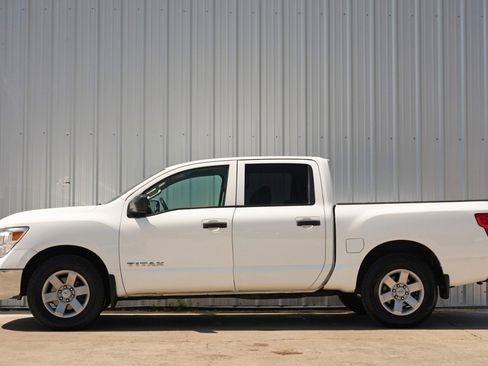 Used 2018 Nissan Titan S w/ S Utility Package image 8