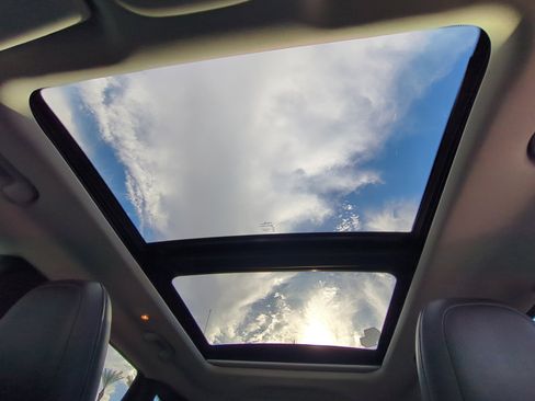 Certified 2022 Jeep Cherokee Limited image 32