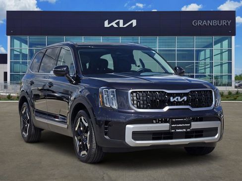 Used 2025 Kia Telluride EX image 3