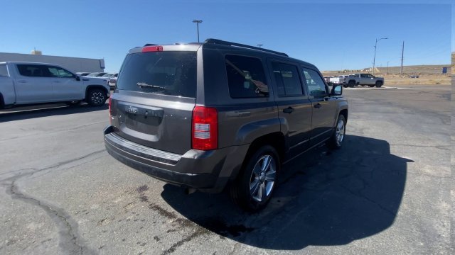 Used 2016 Jeep Patriot Sport w/ Tire & Wheel Group AWD/4WD image 8
