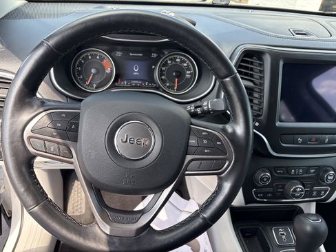 Used 2021 Jeep Cherokee Latitude Lux w/ Comfort/Convenience Group FWD image 17