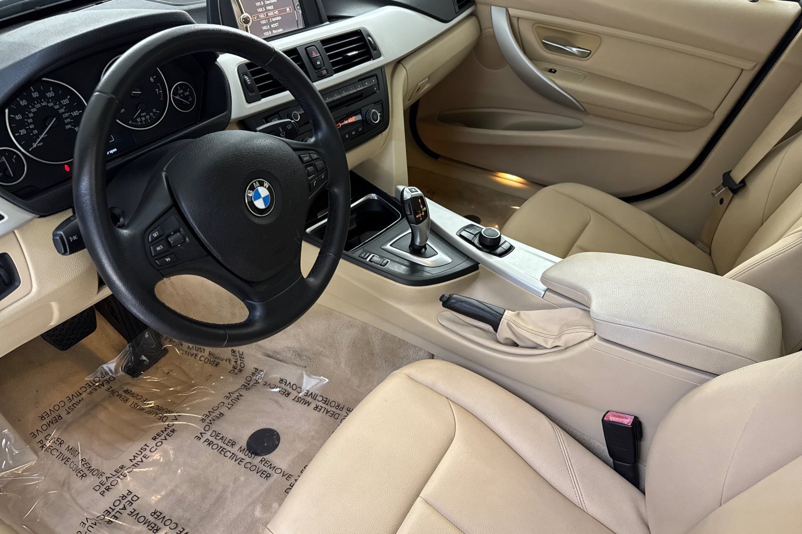 Used 2013 BMW 320i Sedan RWD image 4