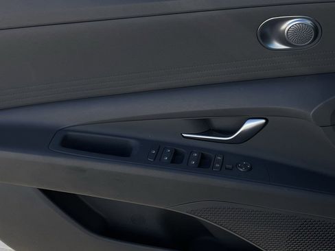 Used 2023 Hyundai Elantra Blue image 20