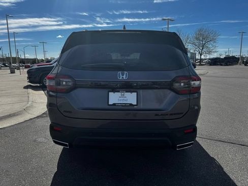 Used 2025 Honda Pilot Black Edition image 6