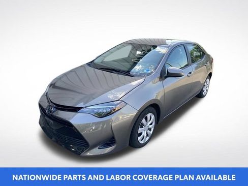Used 2017 Toyota Corolla LE FWD image 2