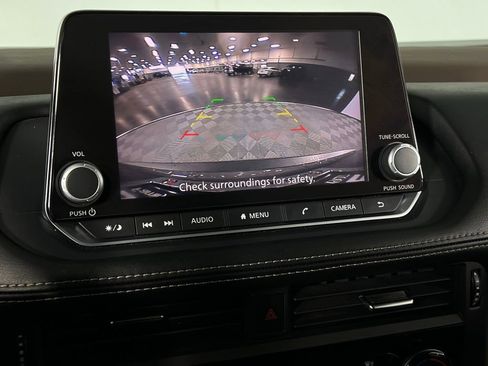 Used 2023 Nissan Rogue S image 17