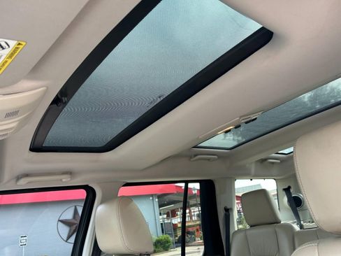 Used 2016 Land Rover LR4 HSE LUX image 17