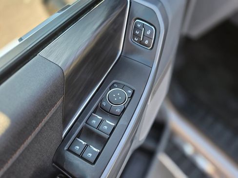 Used 2025 Ford F150 Lariat w/ Equipment Group 501A Mid image 19