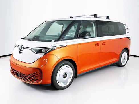 Used 2025 Volkswagen ID. Buzz 1st Edition RWD image 3