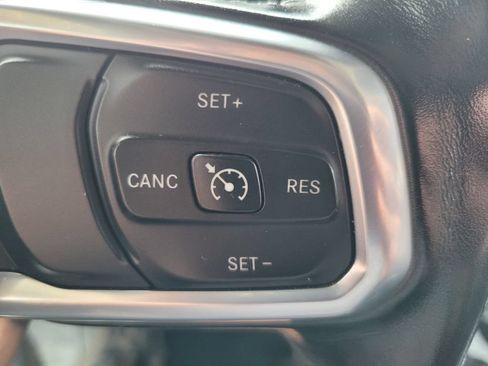 Used 2021 Jeep Wrangler Unlimited Sahara AWD/4WD image 25