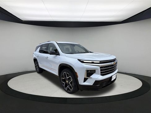 New 2026 Chevrolet Traverse High Country w/ LPO, Floor Liner Package AWD/4WD image 7