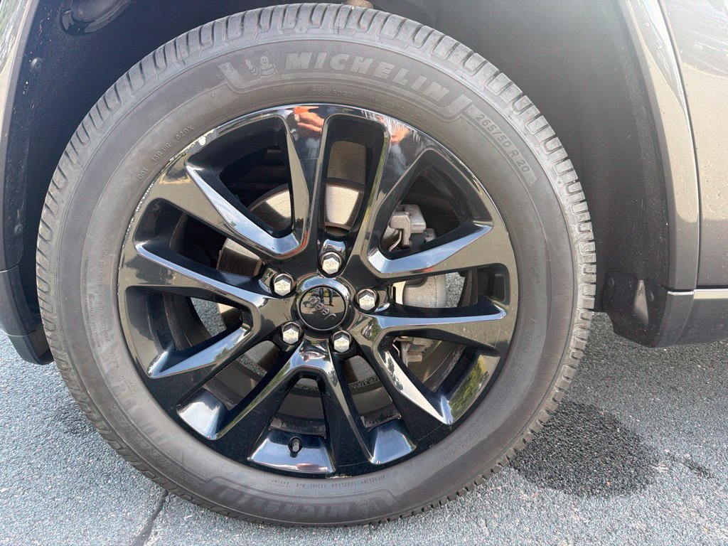 Used 2020 Jeep Grand Cherokee Altitude AWD/4WD image 12